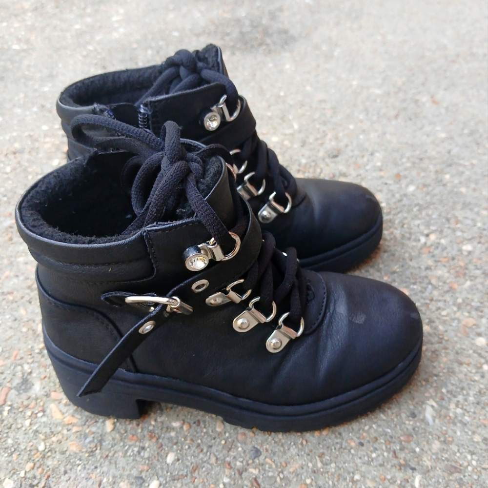 Cupcake Couture Black Lace-Up Ankle Boots Size 11 – Stylish Silver Hardware